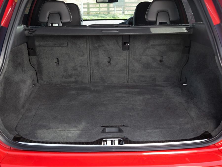  Volvo XC60 R-Design 2013 года  (UK) (фото 2 из 9)
